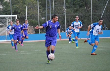 El Ojén cae en el último minuto tras jugar con diez 75 minutos (2-1)