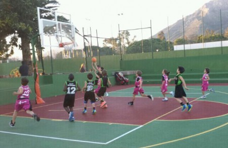 Las júniors del Costa Marbella caen en el primer partido de semifinales