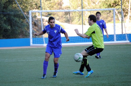 La jornada futbolística la abre el partido entre Ojén y Nueva Andalucía