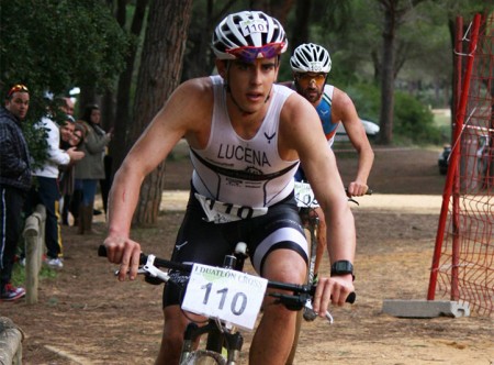 Javier Iglesias del Tri-Marbella Bike Aqua Arena vence en San Roque