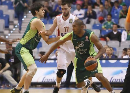 Unicaja pierde contra Olympiacos y ve peligrar su futuro europeo