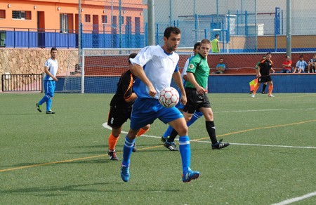 Los Compadres falla un penalti ante el Alhaurino y termina cayendo (2-0)