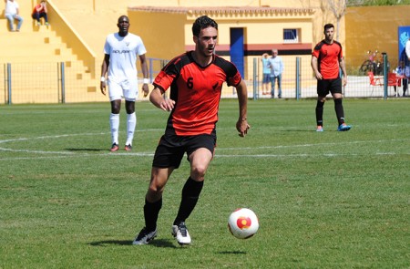 El San Pedro juega 75 minutos con uno menos en la derrota (3-1) en Loja