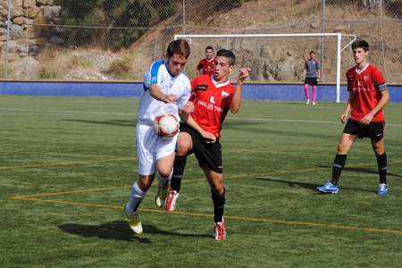 El Marbella juvenil se aleja del ascenso tras caer en Almería (1-0)