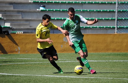 El Vázquez salva un punto en el descuento ante el Granada B (1-1)