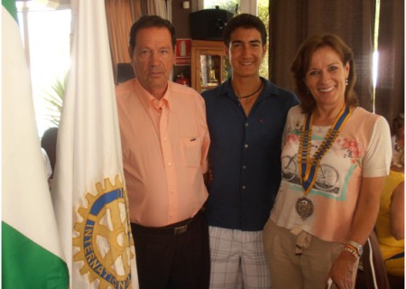 Los Clubes Rotary muestran su apoyo al joven Alejandro Salvador