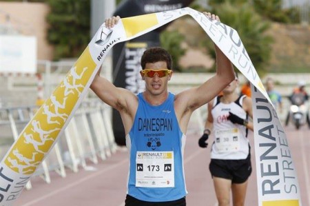 Sergio Castro se impone en la Renault Street Run en Málaga