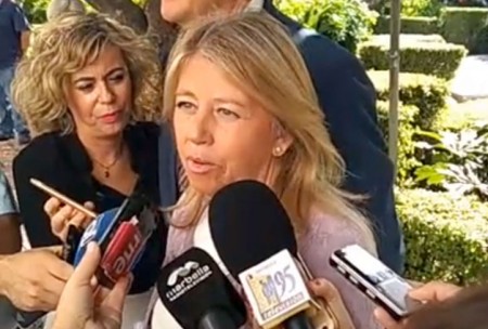 Muñoz culpa al tripartito de que se readmita a cargos de confianza del PP