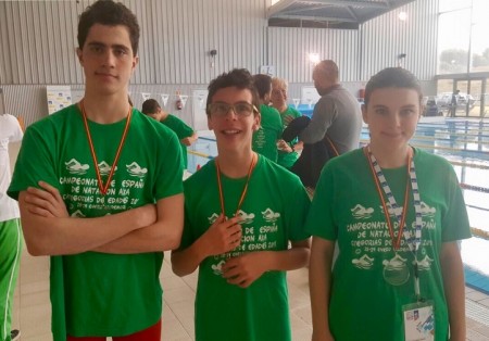 Tres nadadores del CN Marbella participan en el Campeonato AXA