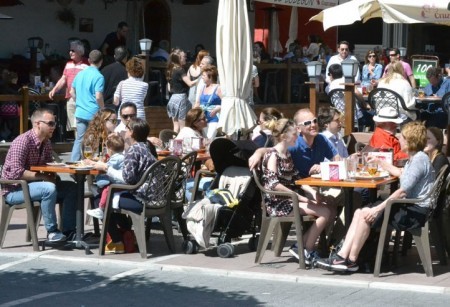 Marbella lidera la caída del paro en junio en los grandes municipios de Málaga