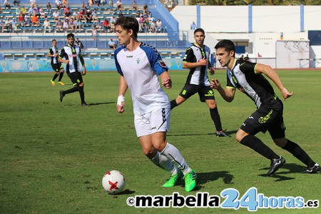 El Cartagena no deja que se escape el Marbella con un gol en el 91