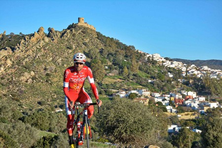 Un dolor en la rodilla pone en duda el debut de Maté en Valencia