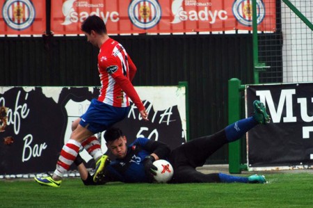 El San Pedro consigue sumar (1-1) en la complicada salida a Torredonjimeno