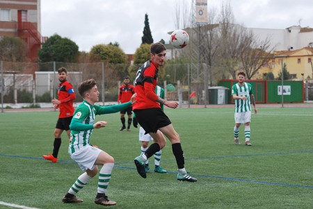 El San Pedro cae (2-0) ante el Atarfe Industrial y sigue cerca del descenso