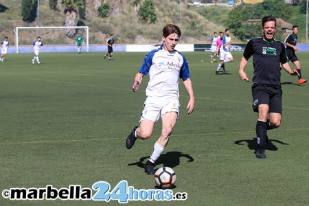 El Marbella juvenil se complica el ascenso tras caer en Linares (3-0)