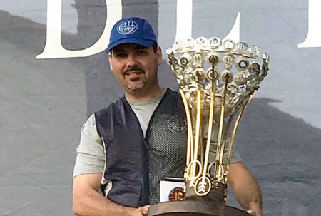 El marbellí Eduardo Bedoya, primer español en ganar la Gold Cup Beretta