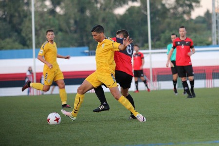 Marbella FC y UD San Pedro se miden en el Memorial Antonio Naranjo