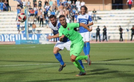 Badajoz o Marbella, uno de los dos romperá este domingo su mala racha