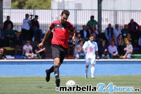 El marbellí Álex Rodríguez debuta como titular y marcando con el CD Alhaurino 