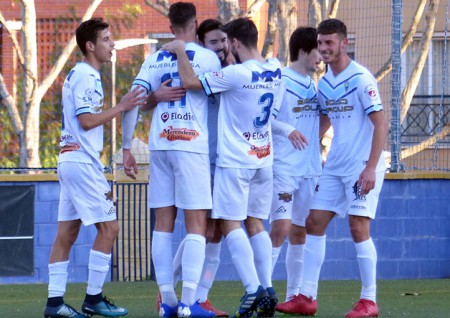 El Atlético Marbella estrena el año con victoria ante la UD Torcal (4-1)