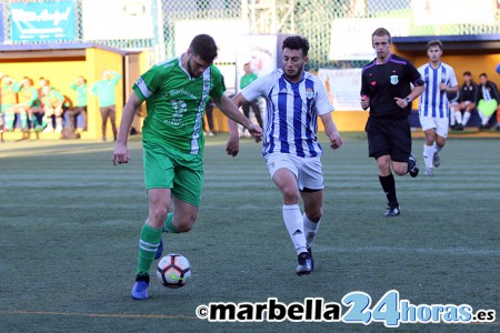 El Vázquez salva un punto ante Séneca pese a jugar 60 minutos con diez (0-0)