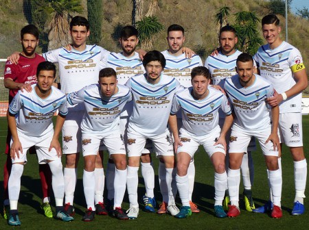 El Atlético Marbella derrota al Campillos (2-1) y sigue al alza