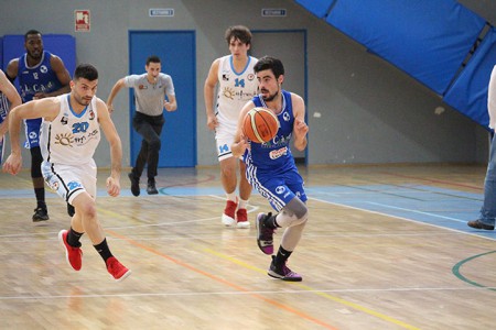 El CB Marbella barre al Unión Linense para cerrar la liga regular (85-53)