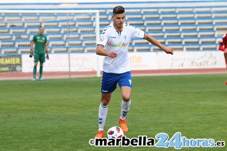 Elías Pérez se convierte en la segunda renovación del Marbella FC