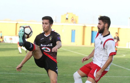 Antonio Caballero firma por el CD Estepona para la próxima temporada