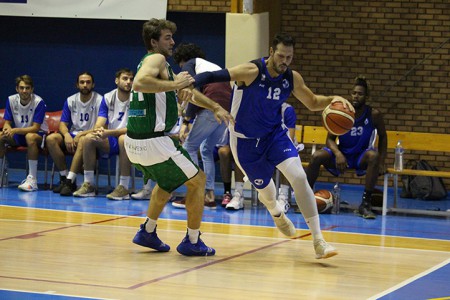 El CB Marbella consigue su primera victoria ante Ciudad de Ponferrada (68-62)