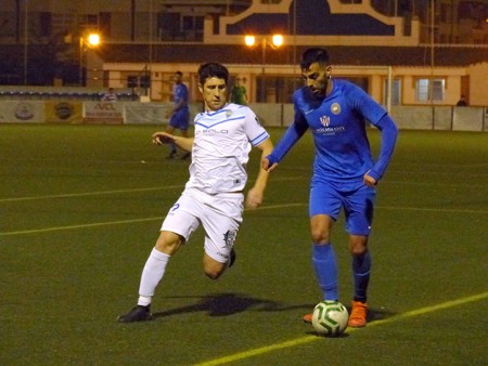 El Atlético Marbella despide el año con un gran triunfo ante el CD Barrio (1-3)