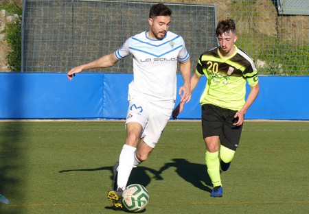 El Atlético Marbella logra una valioso triunfo ante el CD Mijas (2-1)