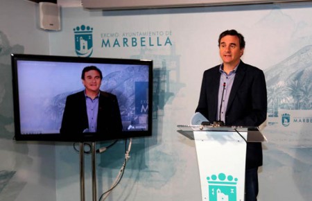 El teniente de alcalde dice que no ha habido muertos por el virus en Marbella