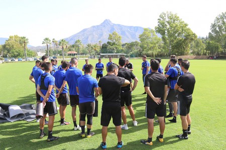 El Marbella FC asegura la continuidad de toda la plantilla para jugar el playoff