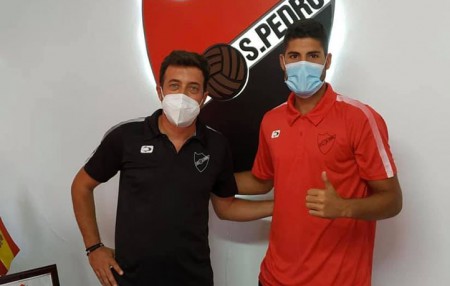 El San Pedro rejuvenece su plantilla con la llegada de Kike Linares