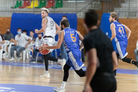 El CB Marbella inicia en Gijón un mes frenético de competición