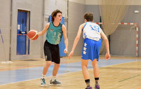 Los equipos cadete e infantil turquesa del Marbella Basket se estrenan