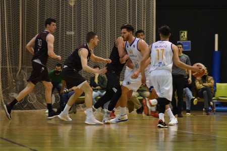 El CB Marbella se desfonda en el último cuarto ante Zentro Basket (100-82)