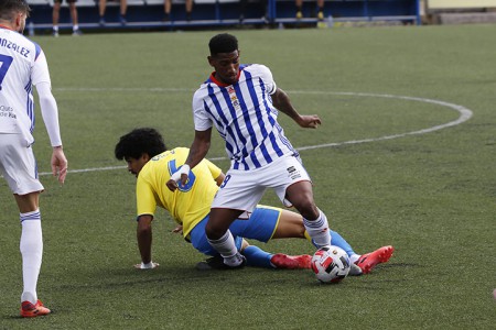 Dos rivales directos del Marbella como Las Palmas y Recre firman tablas