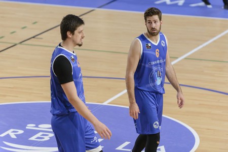 El CB Marbella supera (83-71) al Círculo Gijón y le gana el "basket-average"