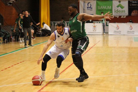 El CB Marbella aguanta al Albacete Basket y ya está en cuartos (74-68)