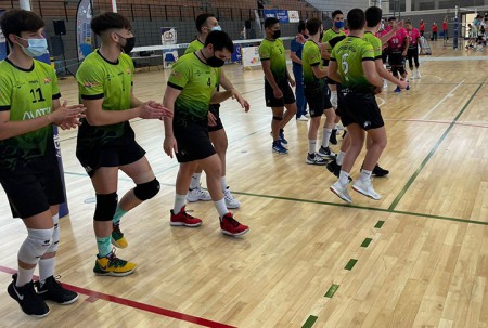 El Costa del Voley vence (3-2) a CV Haris y se proclama como el mejor equipo