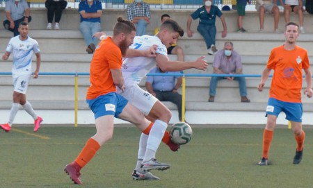 El Atlético Marbella cae en el tiempo añadido en su visita al Almargen (2-1)