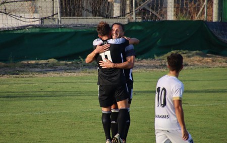 El Marbella FC gana (1-2) desde el punto del penalti al juvenil del Málaga