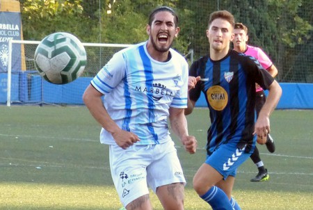 El Atlético Marbella cae en casa (0-2) en su estreno liguero ante Algarrobo