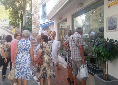 La alta ocupación en el puente del Pilar estira la campaña turística en Marbella