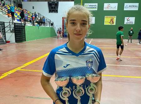 Yaiza Sánchez, del Frontenis Marbella, logra un oro y dos platas en el Máster