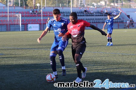 Javier Ocaña renueva con el Marbella y se marcha cedido al San Pedro