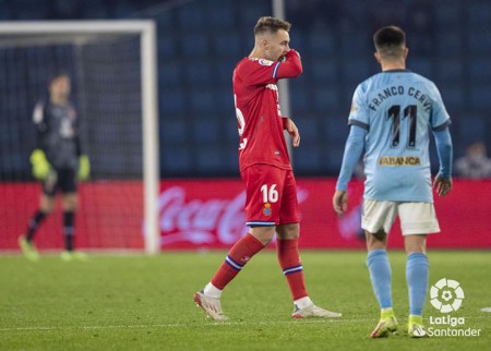 Loren hace uno de los goles de la Liga marcando desde el centro del campo