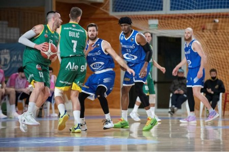 El CB Marbella cierra el año en casa con derrota ante Grupo Alega Cantabria (49-63)